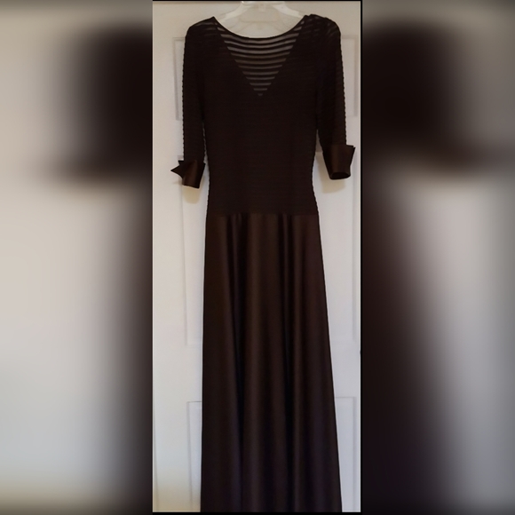 JS Collection gown - Picture 3 of 6